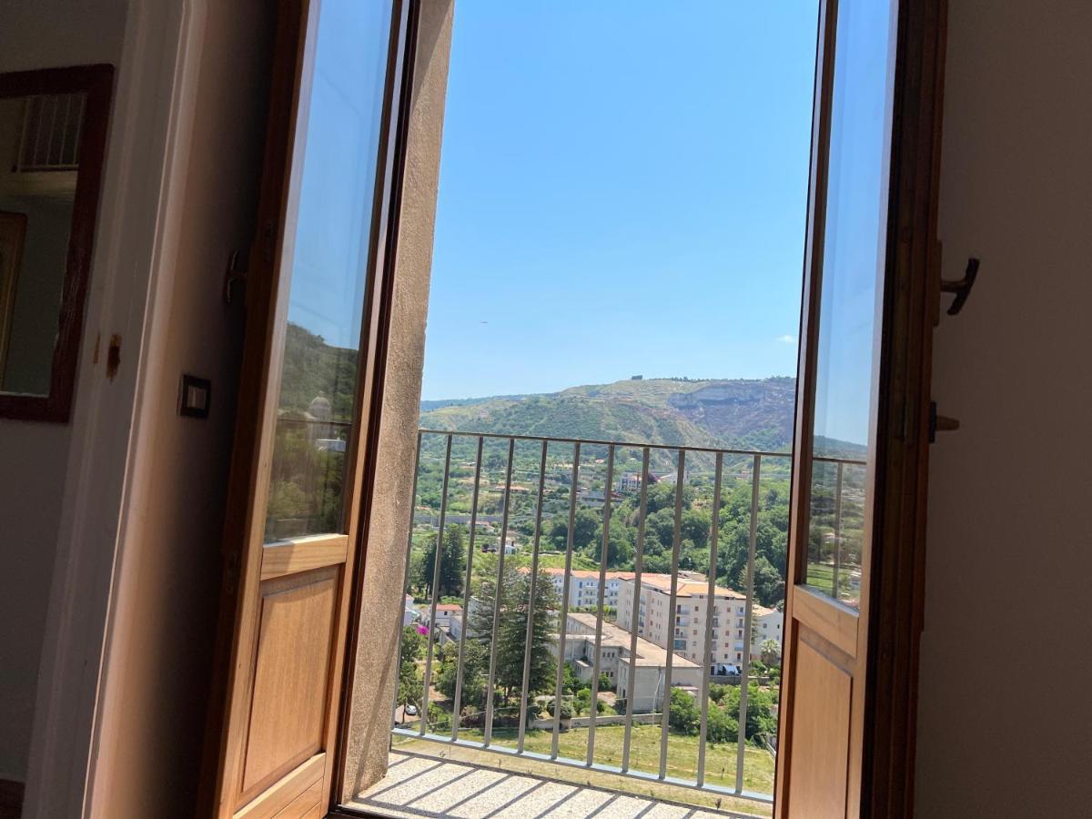 La Rupe Apartments Тропеа Екстер'єр фото